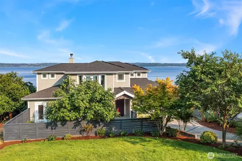 25764 Gold Beach Dr SW, Vashon, WA 98070