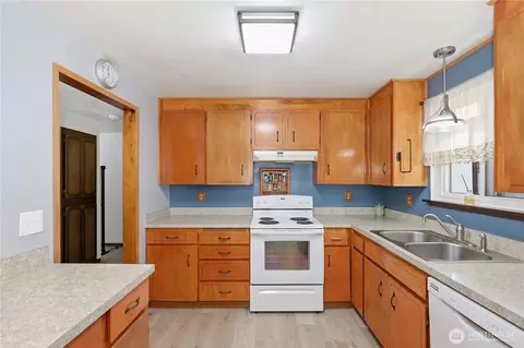 Kitchen - 4808 223rd St E, Spanaway, WA 98387 photo 2 of 4