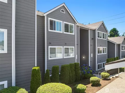 12602 109th Ct NE #G103, Kirkland, WA 98034