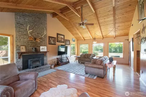 Living - 870 Thorton Dr, Sequim, WA 98382 photo 1 of 2
