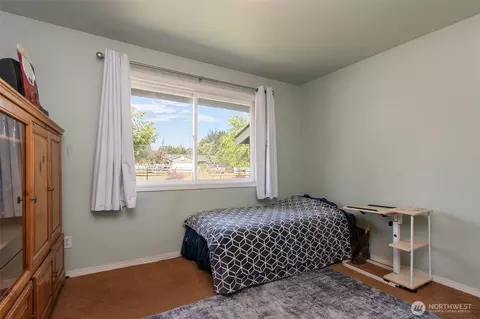 Bedroom - 870 Thorton Dr, Sequim, WA 98382 photo 1 of 4