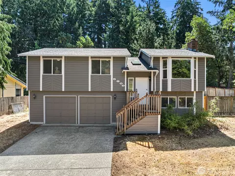 5609 41st Ave E, Tacoma, WA 98443
