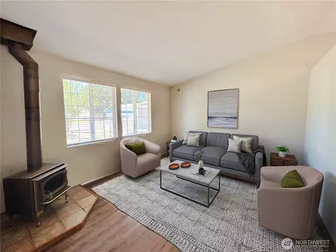 Living - 25322 39th Ave E, Spanaway, WA 98387 photo 1 of 6