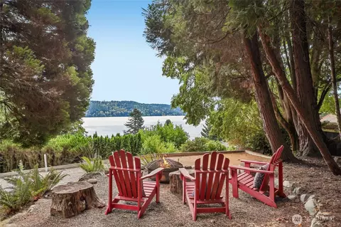 3736 NE 153rd St, Lake Forest Park, WA 98155
