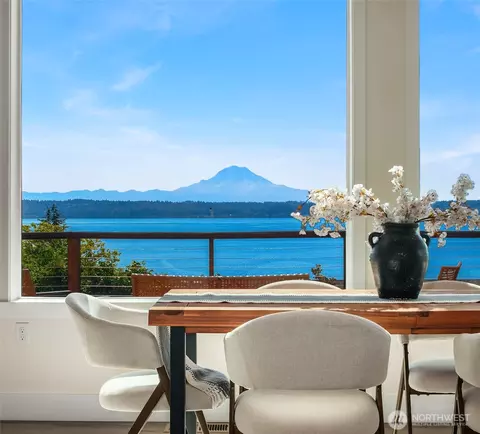 25931 75th Ave SW, Vashon, WA 98070