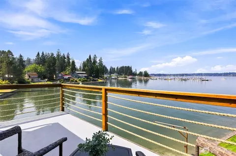 7415 Boston Harbor Rd NE #1, Olympia, WA 98506