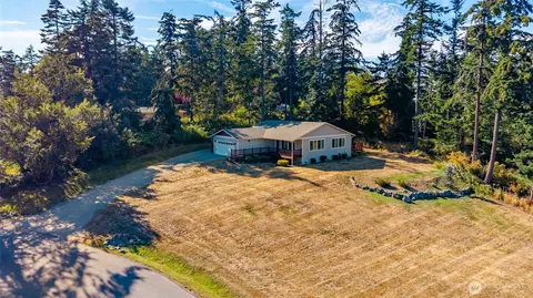 1415 Highland Dr, Oak Harbor, WA 98277