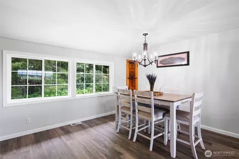 Dining - 120 Kakela Rd, Winlock, WA 98596 photo 1 of 1