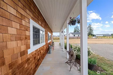 Exterior - 120 Kakela Rd, Winlock, WA 98596 photo 5 of 9