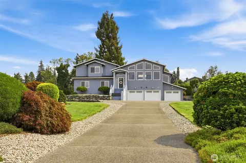 921 SW 296th St, Federal Way, WA 98023