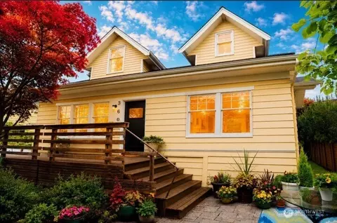 360 Howe St, Seattle, WA 98109