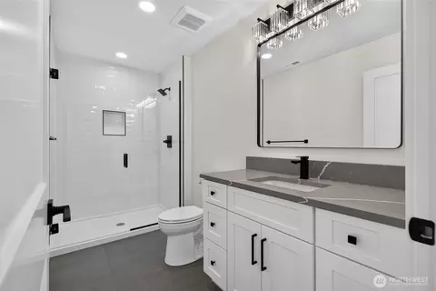 Bath - 17840 86th Ave NE, Bothell, WA 98011 photo 5 of 6
