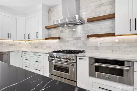 Kitchen - 17840 86th Ave NE, Bothell, WA 98011 photo 2 of 4