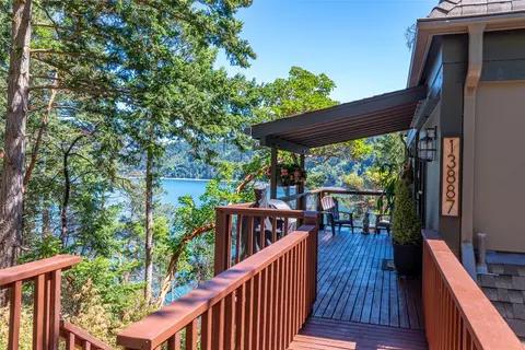 13887 Polaris Point Ln, Anacortes, WA 98221