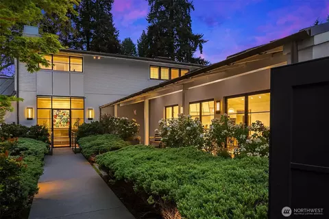 Exterior - 2017 Parkside Dr E, Seattle, WA 98112 photo 3 of 12