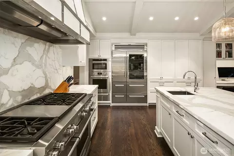 Kitchen - 2017 Parkside Dr E, Seattle, WA 98112 photo 4 of 5