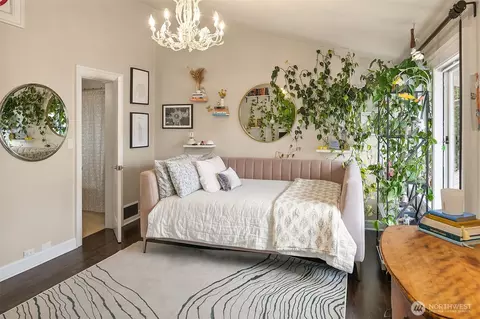 Bedroom - 2017 Parkside Dr E, Seattle, WA 98112 photo 3 of 6