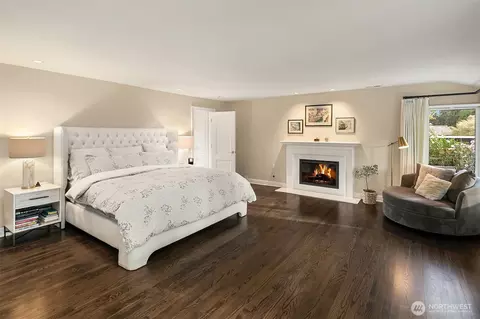 Bedroom - 2017 Parkside Dr E, Seattle, WA 98112 photo 6 of 6