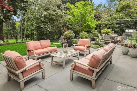 Exterior - 2017 Parkside Dr E, Seattle, WA 98112 photo 4 of 12