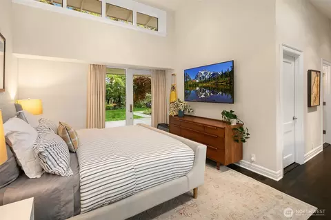 Bedroom - 2017 Parkside Dr E, Seattle, WA 98112 photo 2 of 6
