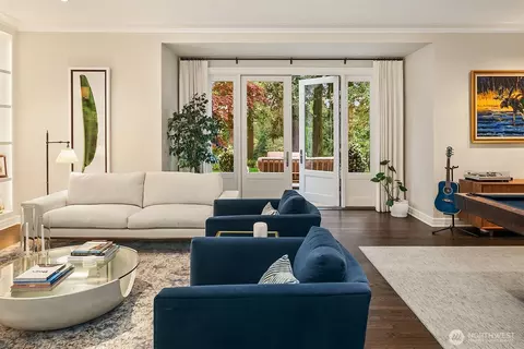 Living - 2017 Parkside Dr E, Seattle, WA 98112 photo 2 of 5