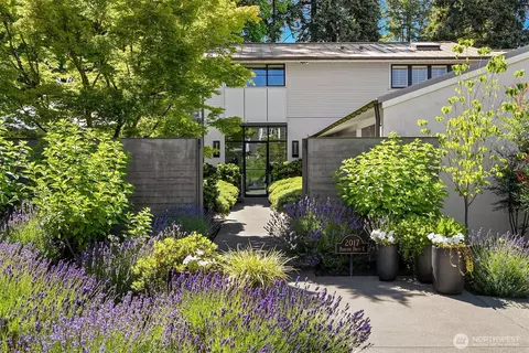 Exterior - 2017 Parkside Dr E, Seattle, WA 98112 photo 2 of 12