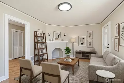 Living - 3015 Dover St, Longview, WA 98632 photo 3 of 4