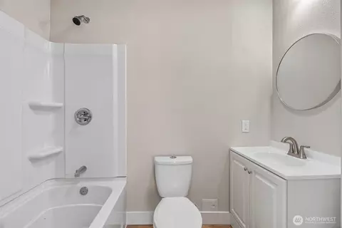Bath - 3015 Dover St, Longview, WA 98632 photo 4 of 4