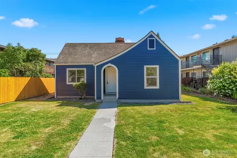 Exterior - 3015 Dover St, Longview, WA 98632 photo 2 of 3