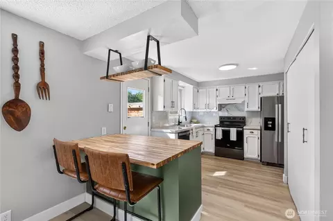 4165 Cougar Rd, Bellingham, WA 98226