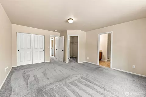 Bedroom - 1404 Daffodil Ave NE, Orting, WA 98360 photo 4 of 4