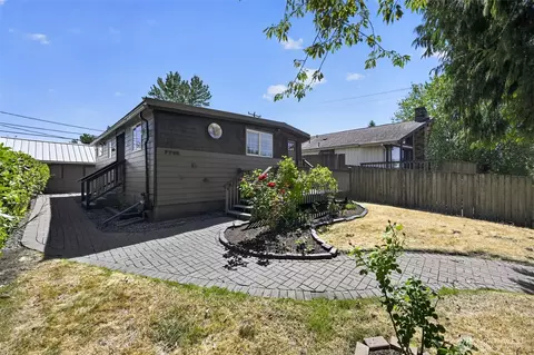 7768 14th Ave SW, Seattle, WA 98106