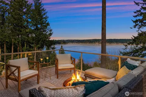 936 170th Pl SE, Bellevue, WA 98008