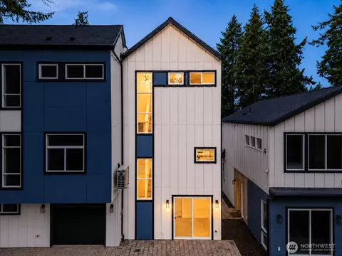 14308 B Roslyn Pl N, Seattle, WA 98133