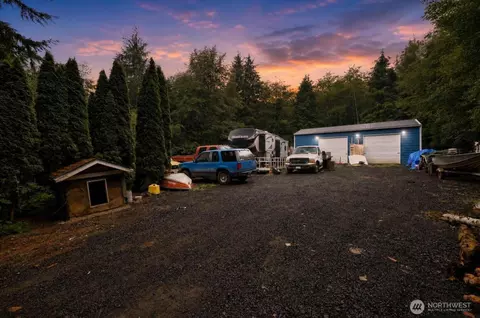 486 Ocean Beach Rd, Hoquiam, WA 98550