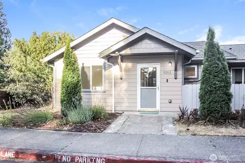 3311 New Hope Cir, Bremerton, WA 98312