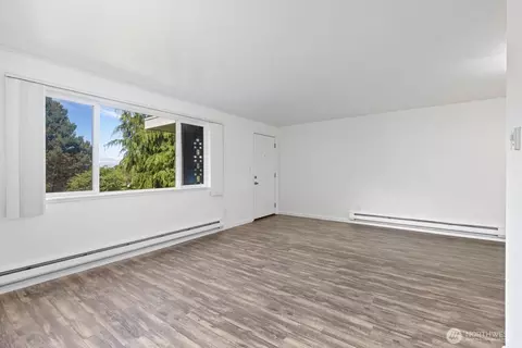 Living - 3217 Norton Ave, Everett, WA 98201 photo 2 of 8