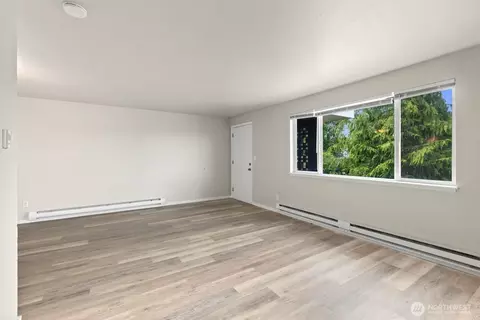 Living - 3217 Norton Ave, Everett, WA 98201 photo 6 of 8
