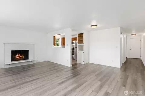 Living - 3217 Norton Ave, Everett, WA 98201 photo 7 of 8