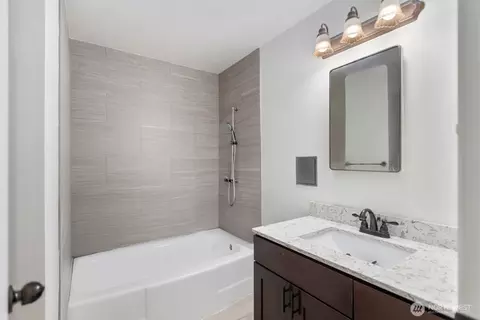 Bath - 3217 Norton Ave, Everett, WA 98201 photo 1 of 3
