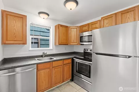 Kitchen - 3217 Norton Ave, Everett, WA 98201 photo 3 of 3
