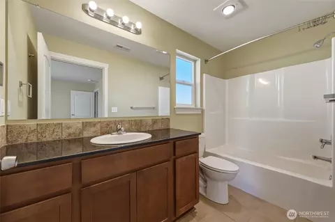Bath - 809 Clark Ct, Walla Walla, WA 99362 photo 1 of 3