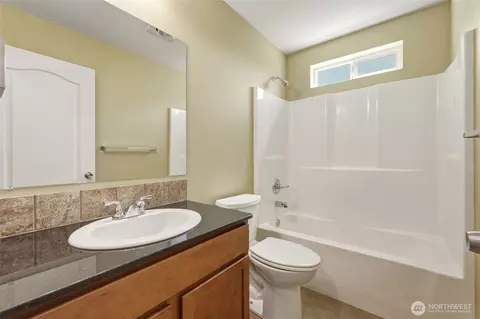 Bath - 809 Clark Ct, Walla Walla, WA 99362 photo 3 of 3