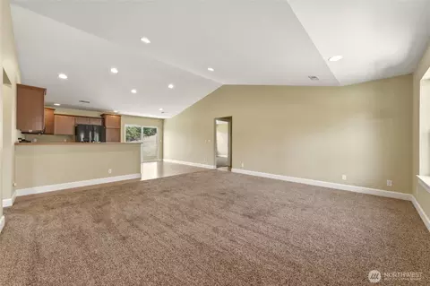 Living - 809 Clark Ct, Walla Walla, WA 99362 photo 1 of 4