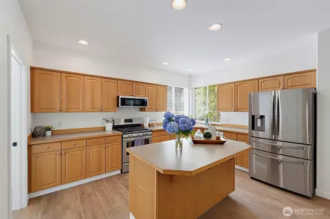 Kitchen - 19716 84th Ave E, Spanaway, WA 98387 photo 2 of 3