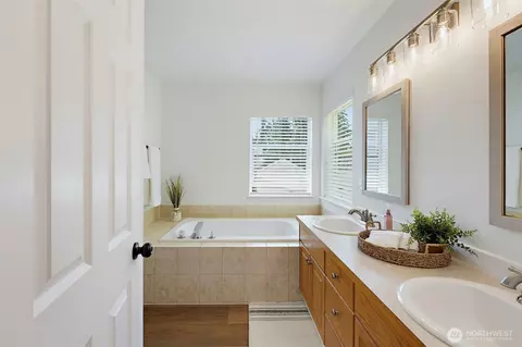 Bath - 19716 84th Ave E, Spanaway, WA 98387 photo 3 of 6