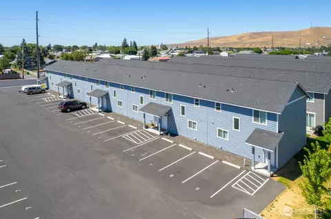 713 3rd Ave NE, Ephrata, WA 98823