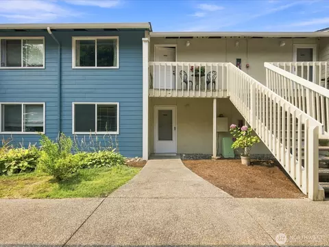 9484 Red-wood Rd NE #C204, Redmond, WA 98052