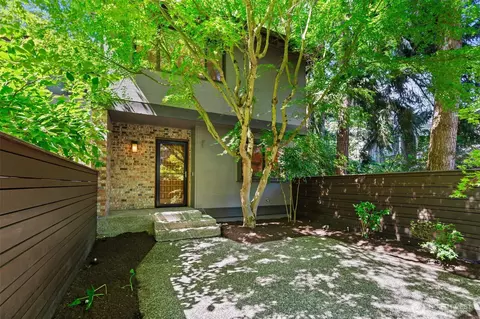 6522 108th Ave NE, Kirkland, WA 98033