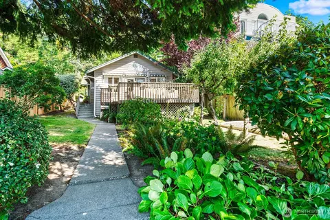4018 59th Ave SW, Seattle, WA 98116